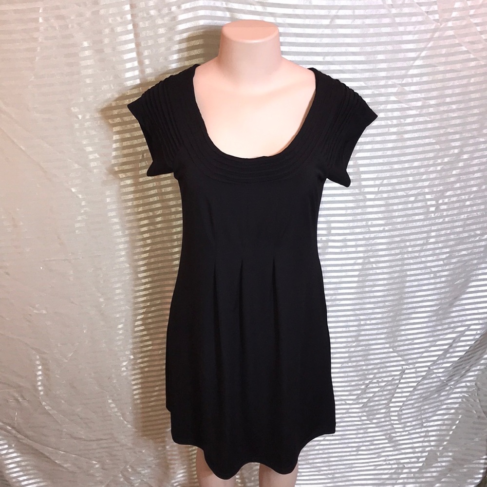 Liz Claiborne Black Sheath Dress Size 4 Pleated Scoop Neck Career Midi